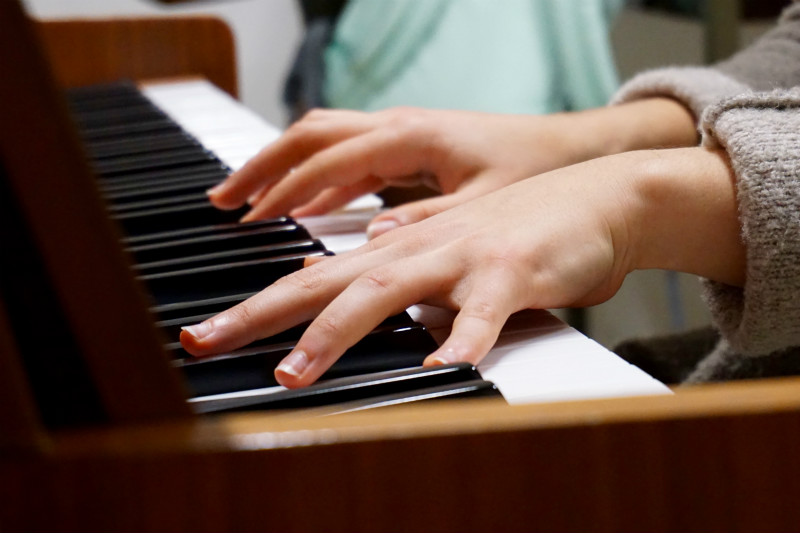 一起涨姿势：一则科学的音乐培训练琴方法